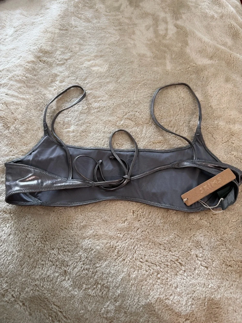 NWT SKIMS Metallic Micro Scoop Bikini Top - Carbon - Picture 5 of 6
